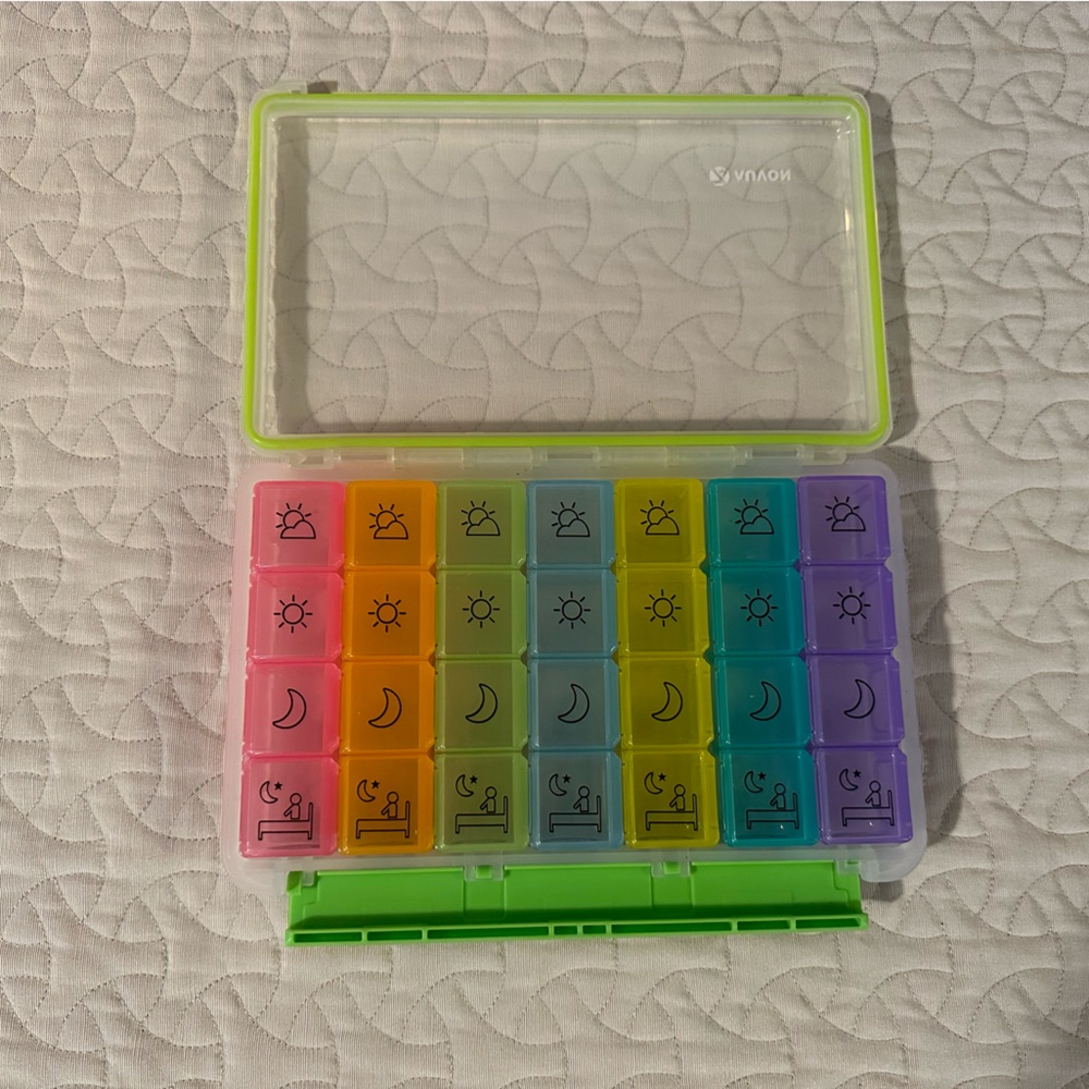 💊DAILY💊PILL ORGANIZER - Picture 8 of 13